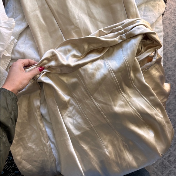 Meshki Giselle Off Shoulder Dress- Tags On - Picture 6 of 6